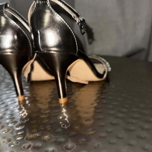 Allegra K Silver Women's Heels New! Size 6 - Picture 4 of 7